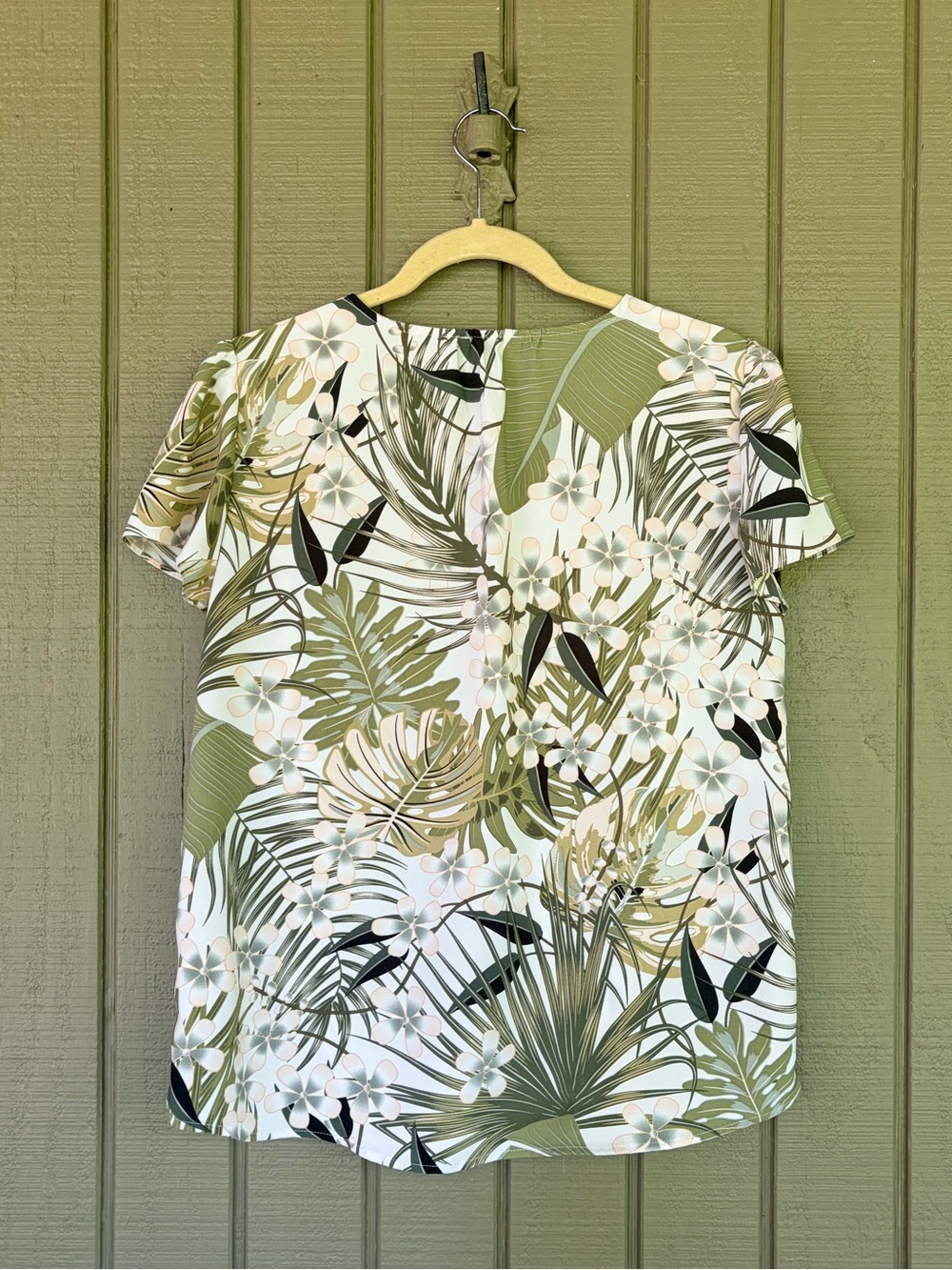 Hilary Radley Tropical Print V-Neck Blouse Small CU5517-132 Palm Leaf EUC - Picture 3 of 5